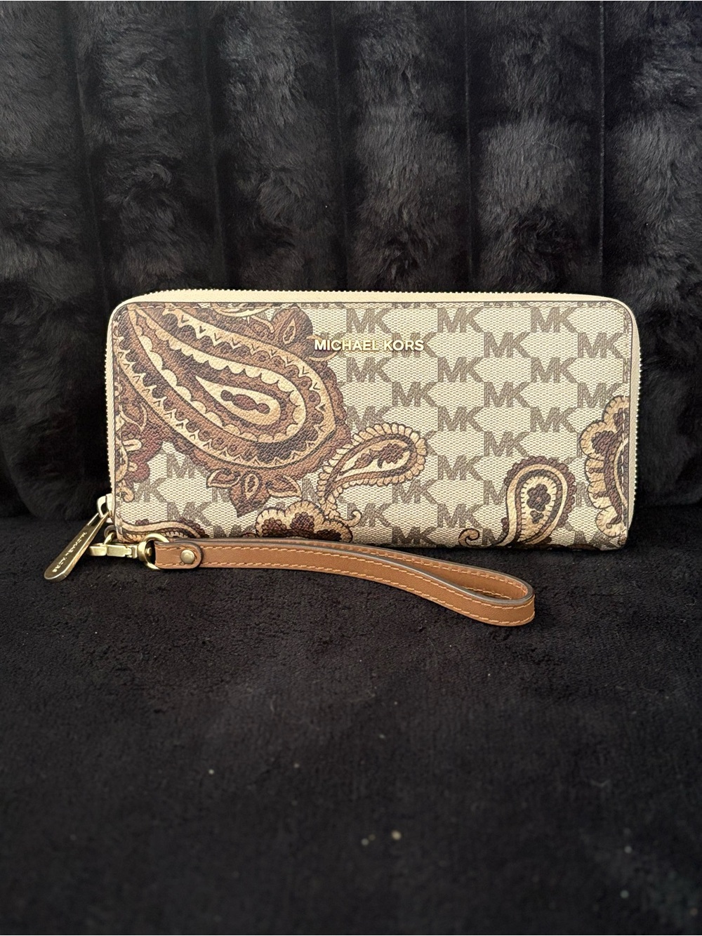 Michael Kors Beige and Brown Paisley Zip-Around Wristlet Wallet organizer